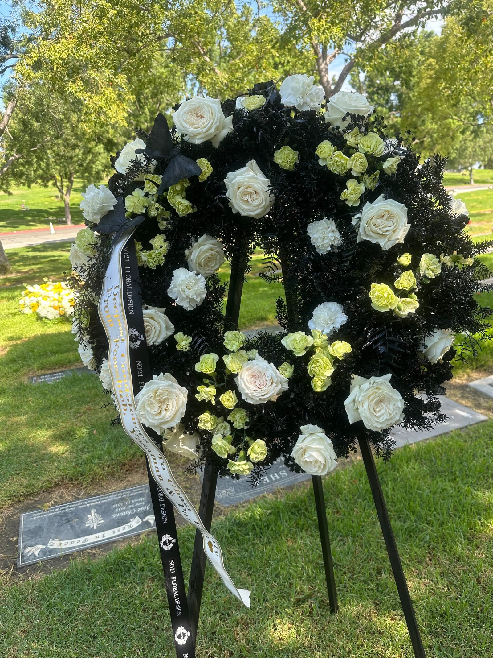 Midnight Elegance Standing Wreath - Image 2